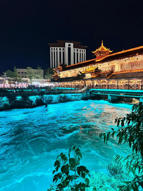 A Thrilling Walk Above the Waters